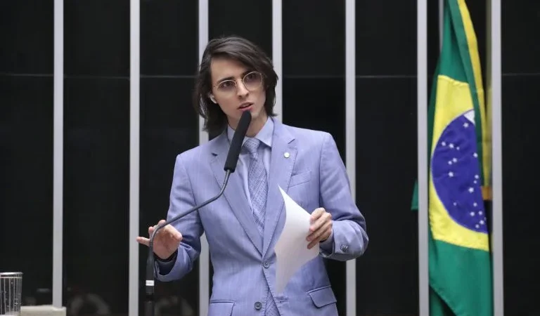 SUS poderá fornecer remédios para autismo: Comissão aprova projeto com ressalvas sobre protocolos do Ministério da Saúde