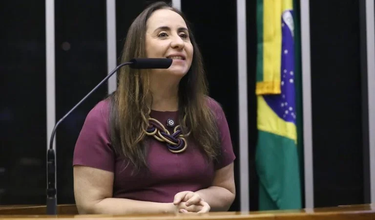 Projeto na Câmara Suspende Uso de R$ 28,7 Milhões da Petrobras para Formação Técnica com Foco Social