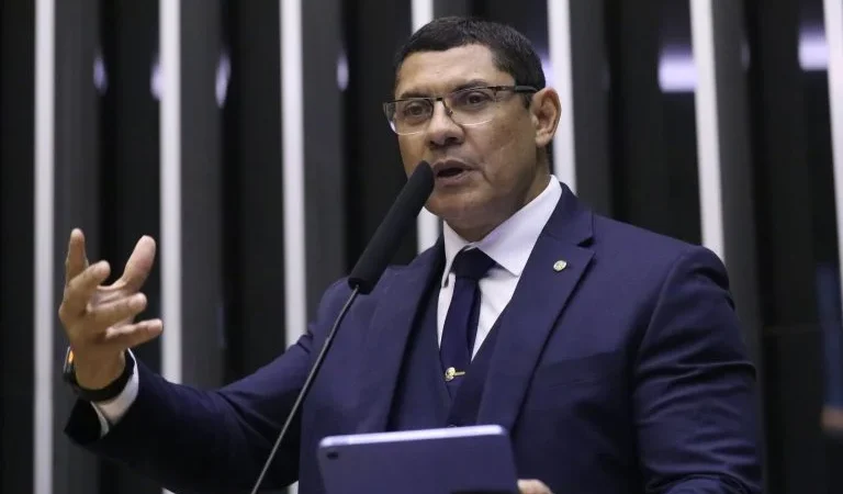 Fronteira Mais Segura: Câmara Aprova Compartilhamento de Dados para Combater Crimes Transnacionais em Tempo Real