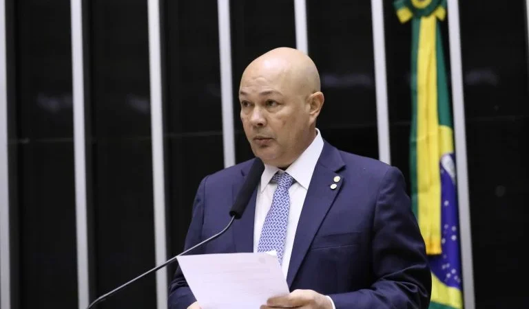 Notebook do Exterior: Comissão da Câmara Aprova Isenção de Impostos para Equipamentos de Uso Pessoal