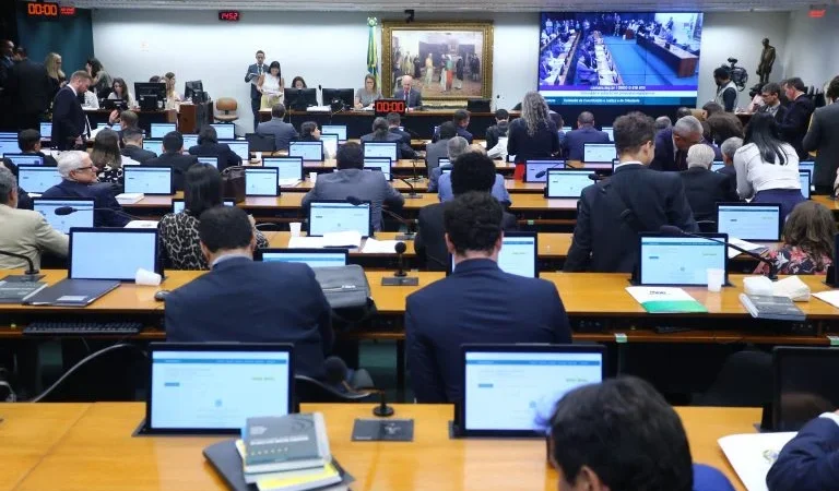 Comissões da Câmara Mantêm Liderança dos Partidos do Ano Passado Após Acordo; Gás do Povo e PEC da Segurança em Pauta