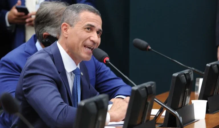 Aumento de Pena para Crimes Contra Agentes de Segurança: Entenda as Mudanças Aprovadas na Câmara