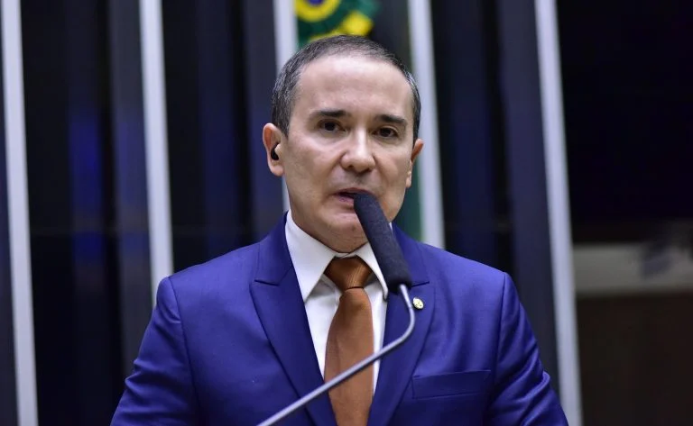 Escolas Inclusivas Ganham Prioridade em Novos Recursos Federais: Entenda Como o Dinheiro Direto na Escola Vai Beneficiar Alunos com Deficiência