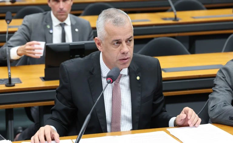 Projeto de Lei Revoluciona Acordos de Mineração Irregular: Punição Justa e Recuperação Ambiental em Debate